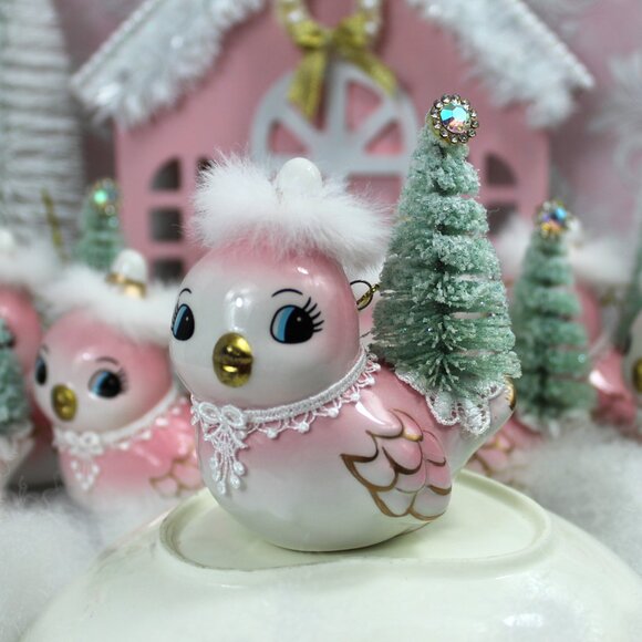Pink Bird Bottle Brush Tree Ornament: Pink Christmas Retro Vintage Style - Picture 3 of 8